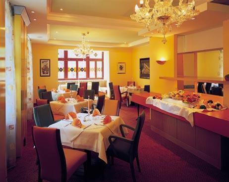 Hotel Am Kurpark Schönebeck Restaurante foto
